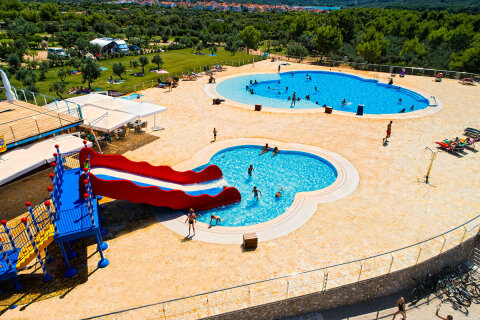 Resort Kovačine - bazény, Cres, ostrov Cres, Chorvatsko