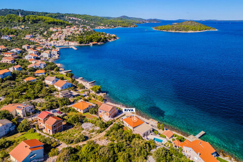 Prázdninový dům Riva - letecký pohled, Mali Iž, ostrov Iž, Chorvatsko