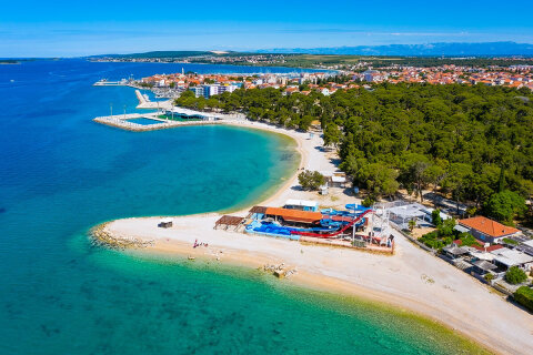 Resort San Antonio*** - oblázková pláž Dražica, Biograd na Moru, Zadarská riviéra, Chorvatsko