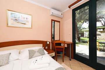 Pokoj Konekt pro 4 osoby - Resort San Antonio***, Biograd na Moru, Zadarská riviéra, Chorvatsko