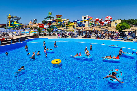 Aquapark Dalmaland, Biograd na Moru, Zadarská riviéra, Chorvatsko