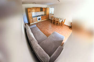 apartmány Mirela: apartmán Mirela B<br />
pre 2–4 osoby, 1. poschodie