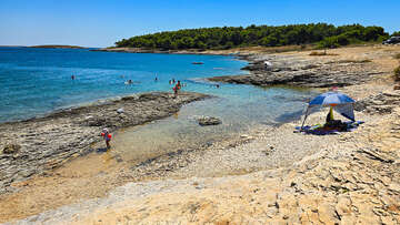 Zátoka Škokovica, poloostrov Kamenjak, Chorvatsko Istrie