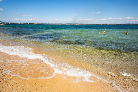 Mobilhome Kučica - písečná pláž Plažine 300 m od mobilhomu, Tkon, ostrov Pašman, Chorvatsko