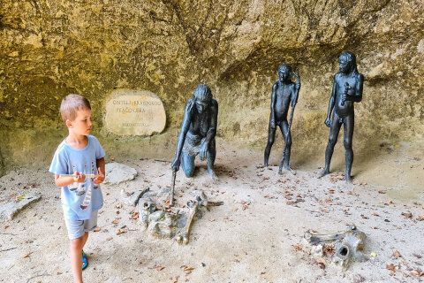 Muzeum neandrtálců v Krapině (Muzej krapinskih neandertalaca)