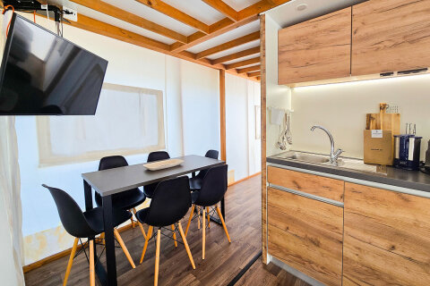Glamping Premium Home pro 4–6 osob, Falkensteiner Premium Camping Zadar, Chorvatsko