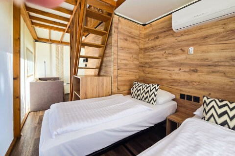 Glamping Premium Home pro 4–6 osob, Falkensteiner Premium Camping Zadar, Chorvatsko