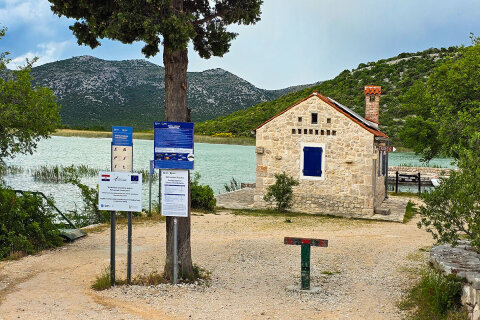 Vranské jezero, návštěvnické centrum Prosika, Zadarská riviéra, Chorvatsko