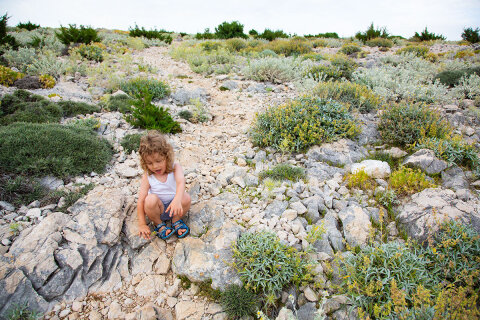 Procházka na Sveti Vid, nejvyšší vrchol ostrova Pag, Chorvatsko