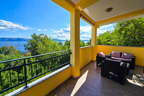 Apartmány Molly - výhled z terasy apartmánu A1, Novi Vinodolski, Crikvenická riviéra, Chorvatsko