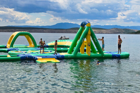 Apartmány Kačjak - nafukovací aquapark na moři u pláže, Dramalj, Crikvenická riviéra, Chorvatsko