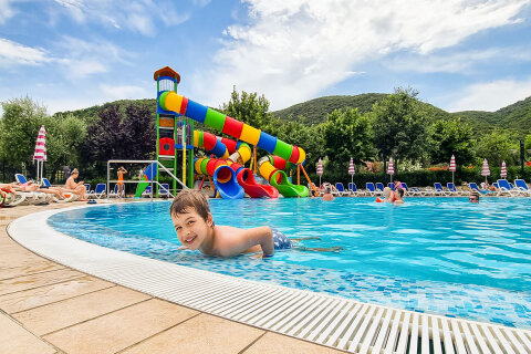 Mobilhome Oliva - bazén s tobogány, Rabac, Istrie, Chorvatsko