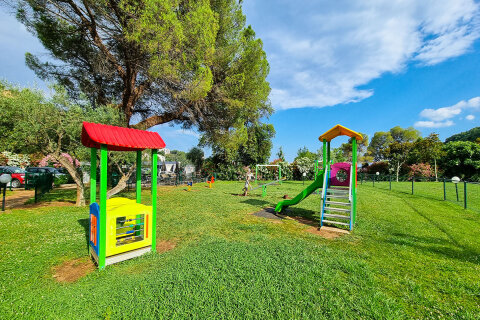 Mobilhome Oliva - dětské hřiště v areálu resortu, Rabac, Istrie, Chorvatsko