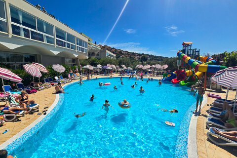 Mobilhome Oliva - bazén s tobogány, Rabac, Istrie, Chorvatsko