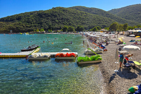 Mobilhome Oliva - oblázková pláž Maslinica, Rabac, Istrie, Chorvatsko