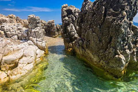 Pláž Girandella, Rabac, Istrie, Chorvatsko