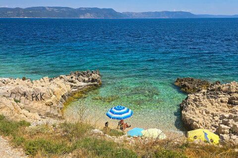 Pláž Girandella, Rabac, Istrie, Chorvatsko