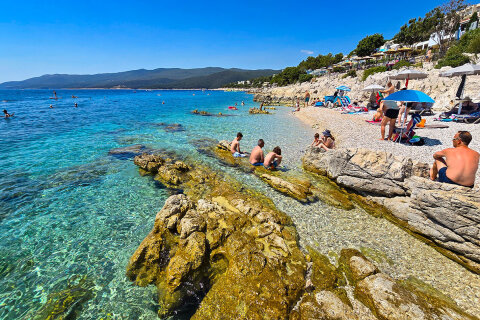 Pláž Girandella, Rabac, Istrie, Chorvatsko