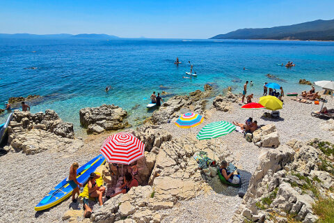 Pláž Girandella, Rabac, Istrie, Chorvatsko