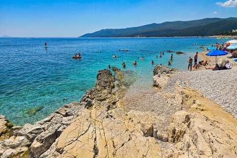 Pláž Girandella, Rabac, Istrie, Chorvatsko