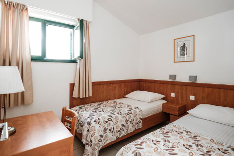 Apartmán AP/5*** pro 4–5 osob, Zaton Holiday Resort, Zaton, Zadarská riviéra, Chorvatsko