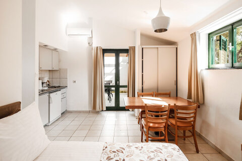 Apartmán AP/4*** pro 4 osoby, Zaton Holiday Resort, Zaton, Zadarská riviéra, Chorvatsko