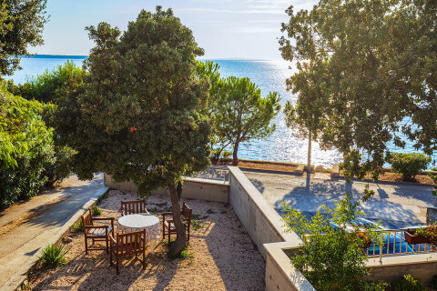 A2 - terasa, apartmány Roza, Mandre, ostrov Pag, Chorvatsko