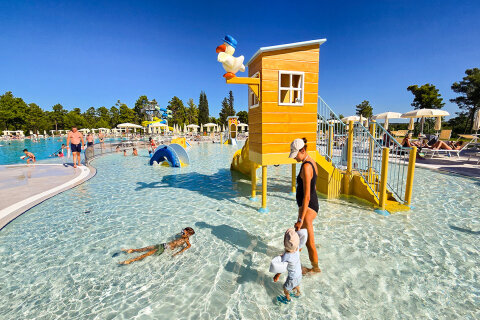 Zaton Holiday Resort - nový bazénový komplex otevřený v roce 2025, Zaton, Zadarská riviéra, Chorvatsko