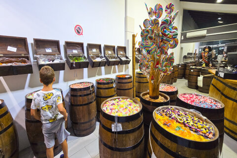 Zaton Holiday Resort - obchůdek se sladkostmi, Zaton, Zadarská riviéra, Chorvatsko