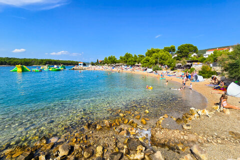 Punat - pláže, ostrov Krk, Chorvatsko