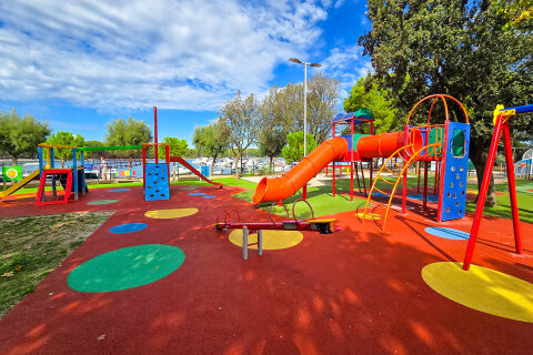 Punat - dětské hřiště poblíž centra, ostrov Krk, Chorvatsko