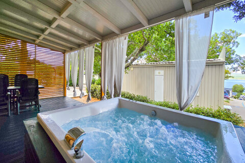 Mobilhome Salumbra Premium s jacuzzi, Selce, Crikvenická riviéra, Chorvatsko