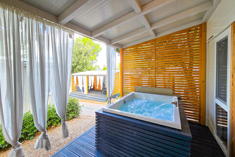 Mobilhome Salumbra Premium s jacuzzi, Selce, Crikvenická riviéra, Chorvatsko