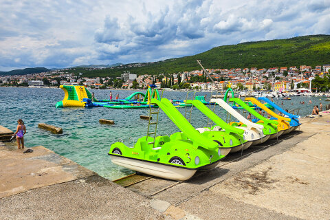 Mobilhome Salumbra - půjčovna šlapadel u písečné pláže Polo Mora, Selce, Crikvenická riviéra, Chorvatsko