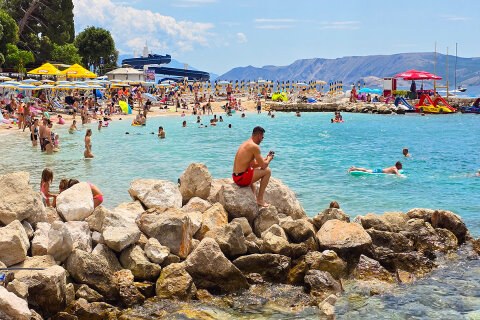 Selce - písečná pláž Poli Mora, Crikvenická riviéra, Chorvatsko