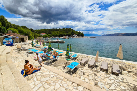 Mobilhome Tropical - betonová pláž 220 m od mobilhomů, Selce, Crikvenická riviéra, Chorvatsko