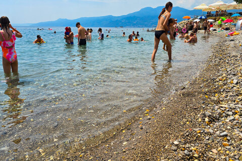 Rijeka - oblázková pláž Kantrida, Chorvatsko