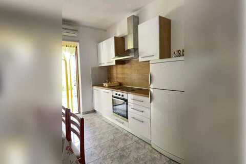 A2 - nová kuchyň z roku 2025, apartmány Kupina, Vlašići, ostrov Pag, Chorvatsko