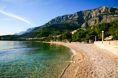 Tučepi - pláže, Makarská riviéra, Chorvatsko