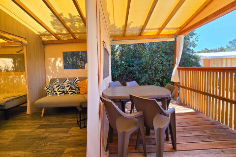 Glampingový stan Slatina, kemp Slatina, ostrov Cres, Chorvatsko