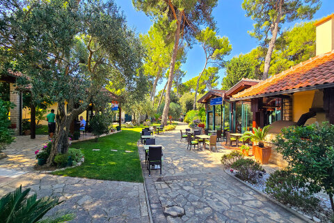 Resort San Antonio*** - restaurace, Biograd na Moru, Zadarská riviéra, Chorvatsko