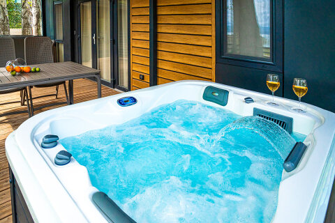 MHAA - Mobilhome Adria Superior 4+1 Whirpool A zona pro 4–5 osob, Almissa Resort, Omiš, Chorvatsko