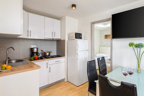 MHRMV - Mobilhome Relax 6+2 (Mountain View) pro 6–8 osob, Almissa Resort, Omiš, Chorvatsko