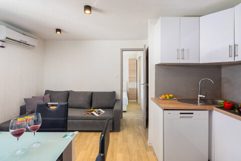 MHRMV - Mobilhome Relax 6+2 (Mountain View) pro 6–8 osob, Almissa Resort, Omiš, Chorvatsko