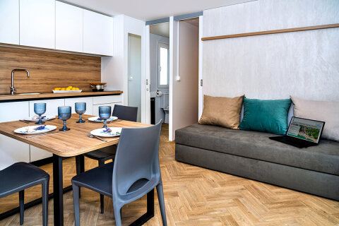 MHAC - Mobilhome Adria Superior 4+1 C zona pro 4–5 osob, Almissa Resort, Omiš, Chorvatsko