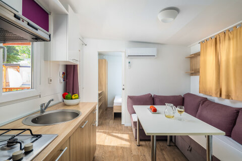 MHRN - Mobilhome Relax 4+2 Nord pro 4–6 osob, Almissa Resort, Omiš, Chorvatsko