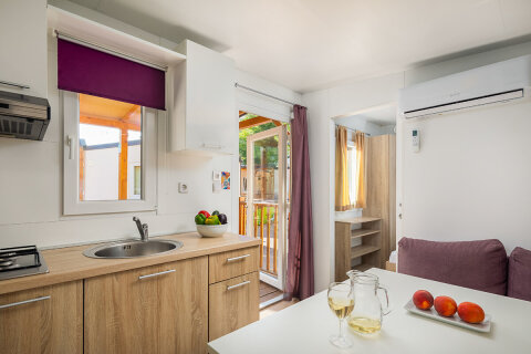 MHRN - Mobilhome Relax 4+2 Nord pro 4–6 osob, Almissa Resort, Omiš, Chorvatsko