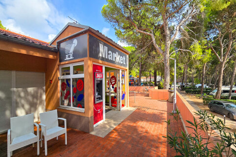 Čikat Resort*** - obchod, Mali Lošinj, ostrov Lošinj, Chorvatsko