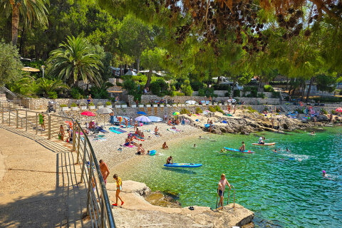 Čikat Resort*** - pláž Srebrna uvala, Mali Lošinj, ostrov Lošinj, Chorvatsko