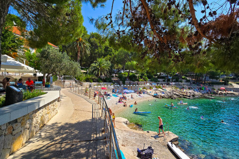 Čikat Resort*** - pláž Srebrna uvala, Mali Lošinj, ostrov Lošinj, Chorvatsko